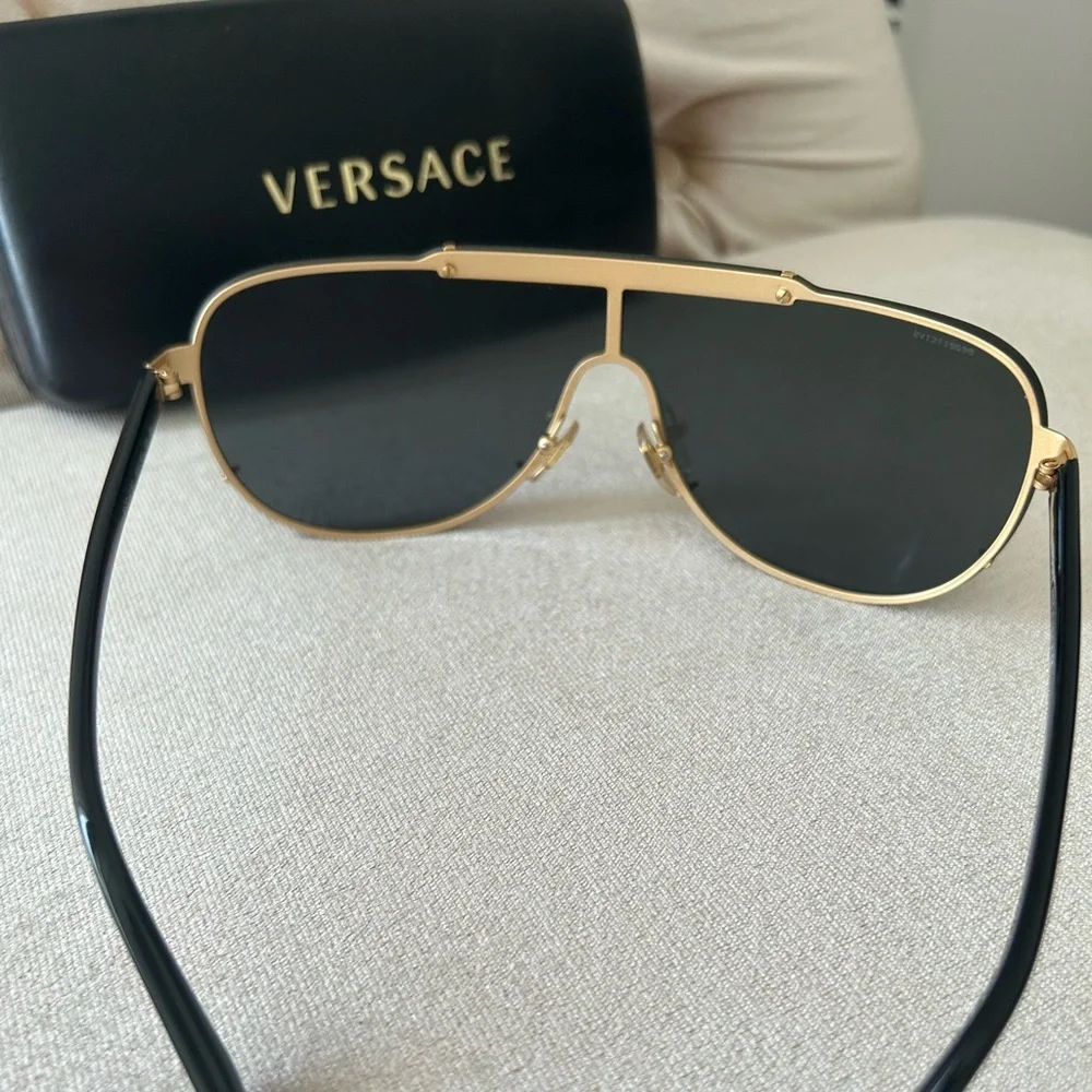 Versace sunglasses - Picture 5 of 8